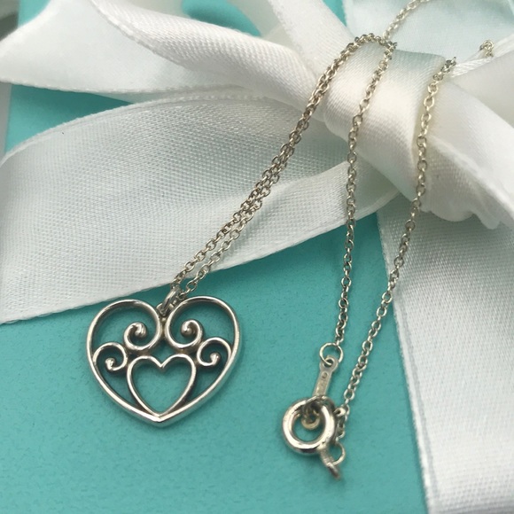 NWOT TIFFANY & CO. Goldoni Scroll Heart Necklace - Picture 4 of 6